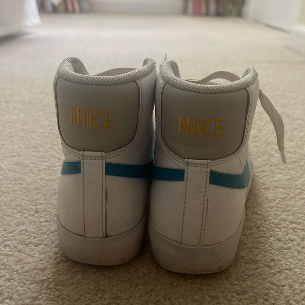 Nike blazers size 4Y, teal swoosh